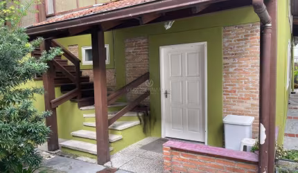 Casa com 3 quartos à venda na Rua Iete, 454, Tristeza, Porto Alegre por R$ 1.000.000