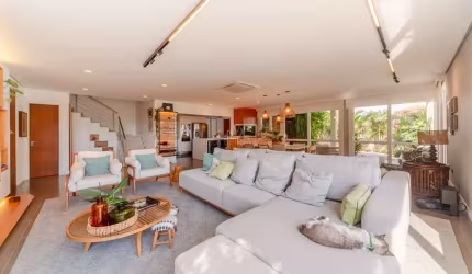Casa em condomínio fechado com 4 quartos à venda na Rua Professor Ildefonso Gomes, 80, Vila Conceição, Porto Alegre por R$ 2.690.000