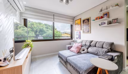 Apartamento com 2 quartos à venda na Travessa Escobar, 193, Camaquã, Porto Alegre por R$ 500.000