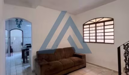 Casa para locação com 3 quartos e 2 vagas no Jardim Bertioga, Várzea Paulista-SP: conforto e praticidade!