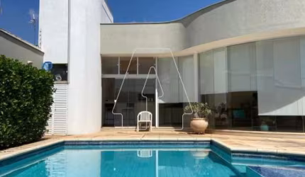Excelente imóvel com 3 quartos, ótimo acabamento de mármore Travertino.