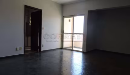 Apartamento no Condomínio Edifício Arcadas do Icaray em Araçatuba/SP