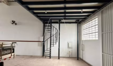 Excelente Galpão na melhor localização com amplo espaço interno e mezanino.