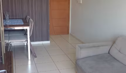 Lindo apartamento localizado na avenida Max texeira