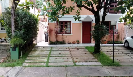 Casa de Condomínio em Butantã  -  São Paulo