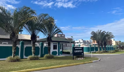 Casa em Condomínio Fechado com 4 suítes, 306m² - Campeche