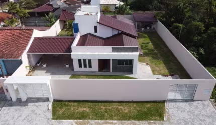 Casa em Itapoá/SC no Cambijú