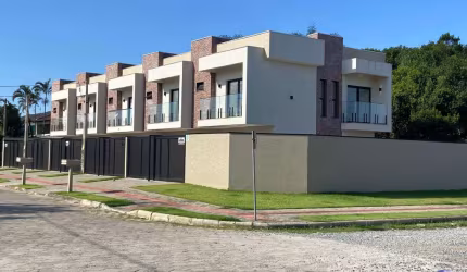 Sobrado NOVO pronto para morar, próx. da Praia do Brejatuba, Guaratuba/PR. Sobrado com excelente padrão de acabamento.