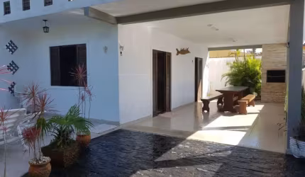 Casa para venda com piscina. Guaratuba - PR Praia Central .