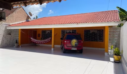 Casa, 4 Quartos sendo 2 Suítes, 5 vagas de Garagem, praia Nereidas, Guaratuba/PR - Imobiliária África