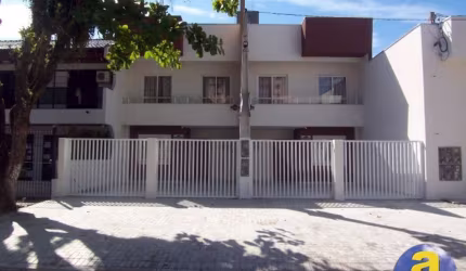 Sobrado, 3 Quartos sendo 1 Suítes, 2 vagas de Garagem descobertas, praia central , Guaratuba/PR - Imobiliária África