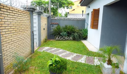 Casa com 3 quartos para alugar no Harmonia, Canoas  por R$ 5.500