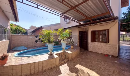 Casa com 3 quartos para alugar no Harmonia, Canoas  por R$ 3.400