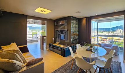 Linda Cobertura Decorada e Mobiliada Com Vista Panorâmica