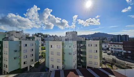 Apartamento de 3 dormitórios, sendo 1 suíte + dependência de empregada, com 114m² privativos, na principal rua do Córrego Grande!