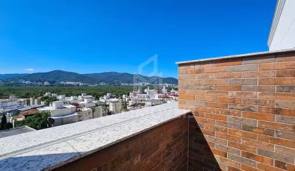 Cobertura dúplex nova com 2 suítes + lavabo, 2 vagas de garagem e hobby-box, na Rua Lauro Linhares!