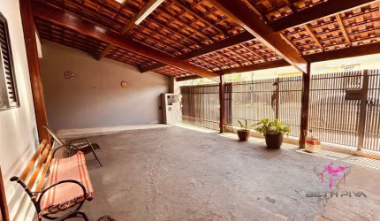 Casa com 3 dormitórios à venda, 199 m² por R$ 535.000,00 - Centro - Leme/SP
