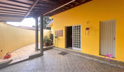 Casa com 2 dormitórios à venda, 98 m² por R$ 270.000,00 - Conjunto Habitacional Ângela Maria Remédio Capodifoglio - Santa Cruz da Conceição/SP