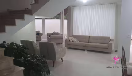 Sobrado com 3 dormitórios à venda, 290 m² por R$ 850.000,00 - Jardim Universitário - Leme/SP