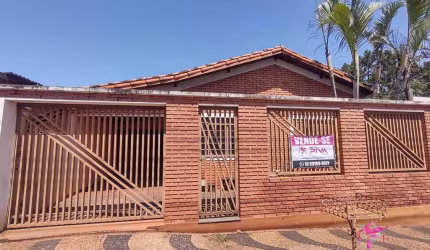 Casa com 3 dormitórios à venda, 174 m² por R$ 350.000 - Centro - Leme/SP