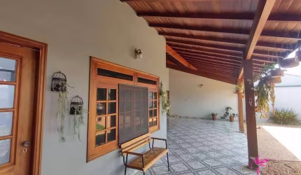 Casa com 3 dormitórios à venda, 223 m² por R$ 560.000,00 - Cidade Jardim - Leme/SP