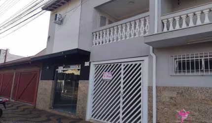 Sobrado com 3 dormitórios à venda, 189 m² por R$ 600.000 - Vila Bom Jesus - Leme/SP