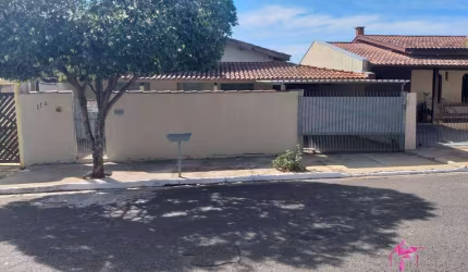 Casa com 3 dormitórios à venda, 150 m² por R$ 280.000,00 - Centro - Santa Cruz da Conceição/SP