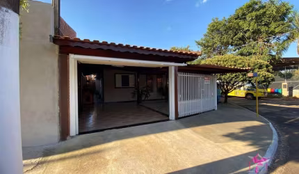 Casa com 3 dormitórios à venda, 150 m² por R$ 340.000,00 - Conjunto Habitacional Ângela Maria Remédio Capodifoglio - Santa Cruz da Conceição/SP
