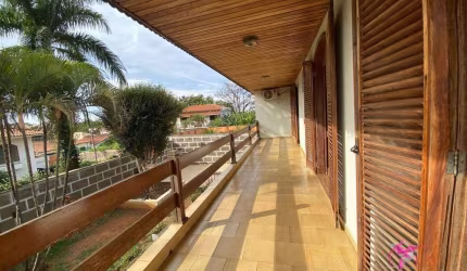 Casa com 3 dormitórios à venda, 518 m² por R$ 1.350.000 - Centro - Leme/SP