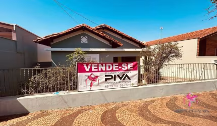 Casa com 6 dormitórios à venda, 204 m² por R$ 800.000,00 - Centro - Leme/SP