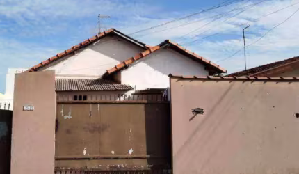 Casa com 2 dormitórios à venda, 97 m² por R$ 275.000,00 - Vila Santa Terezinha - Pirassununga/SP