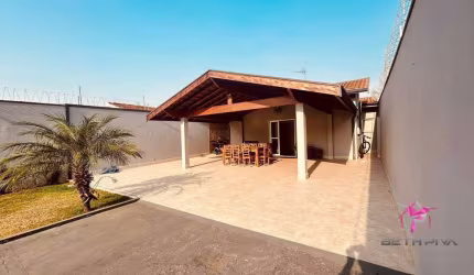 Casa com 2 dormitórios à venda, 104 m² por R$ 470.000,00 - Vila Terezinha - Leme/SP