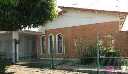 Casa com 3 dormitórios à venda, 161 m² por R$ 403.000 - Centro - Leme/SP