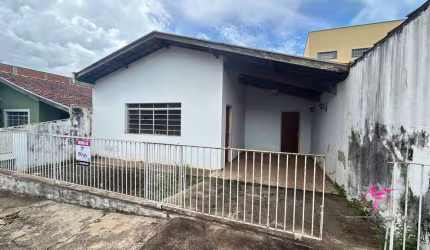 Casa com 3 dormitórios à venda por R$ 300.000,00 - Centro - Santa Cruz da Conceição/SP