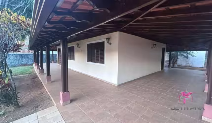 Casa com 2 dormitórios para alugar, 115 m² por R$ 2.500/mês - Centro - Santa Cruz da Conceição/SP