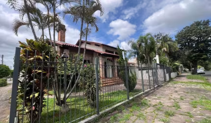 Casa com 3 dormitórios para alugar, 280 m² por R$ 6.000/mês - Intercap - Porto Alegre/RS