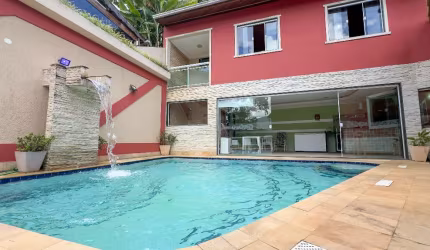 Casa à Venda no Parque Santa Elisa, Nova Friburgo, 4quartos, linda vista