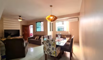 Casa com 3 dormitórios à venda, 142 m² por R$ 940.000 - Embaré - Santos/SP