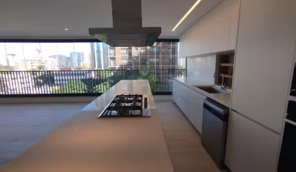 Apartamento para alugar com 147m², 3 quartos, 2 vagas e 2 depósitos