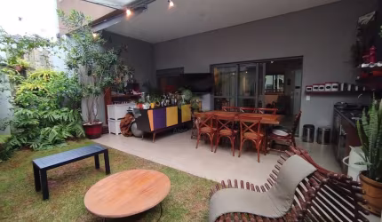 Incrível Apartamento Térreo em Moema  -  Quintal Privativo