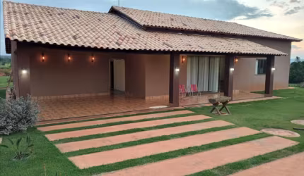 MAGNIFICA CASA A VENDA EM CONDOMÍNIO FECHADO