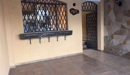 Casa a Venda em Veleiros com 2 Dormitórios e Edícula 2 Vagas de Garagem