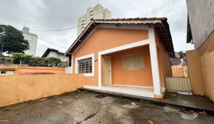 Casa para Locação em São José dos Campos, Parque Industrial, 2 dormitórios, 1 banheiro, 2 vagas