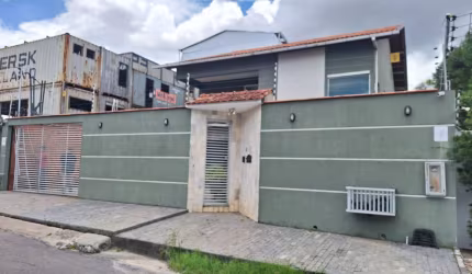 Linda Casa Comercial ou Residencial