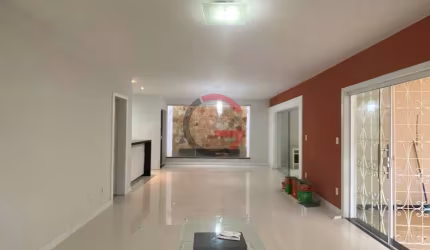 Casa para Locação em Calhau - 4 Quartos e 5 Banheiros