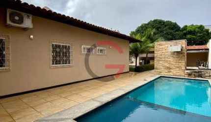 Aluguel de Casa em Calhau - 4 Dormitórios, 250m² por R$7900