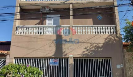 Maravilhoso sobrado com casa pequena nos fundos!