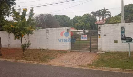 Maravilhosa Chácara de frente para o lago, com edicula e piscina!