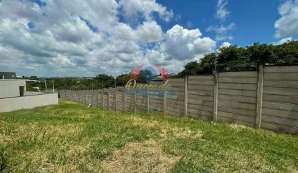 TERRENO Á VENDA NO CONDOMÍNIO VILA RICA