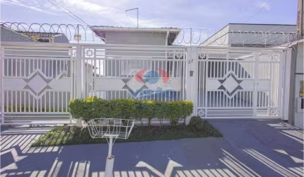 Casa Sobradada à Venda em Indaiatuba-SP